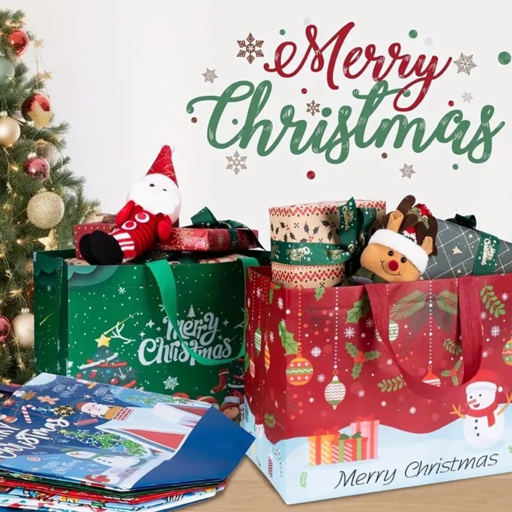 Holiday Gift Bags Holiday totes 5 each NWT